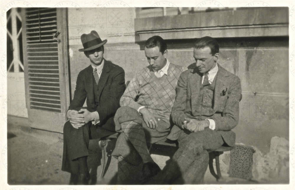 Da sinistra Nicola Chiaromonte, Guglilemo Alberti, Umberto Morra di Lavriano, nella casa di Morra a Cortona